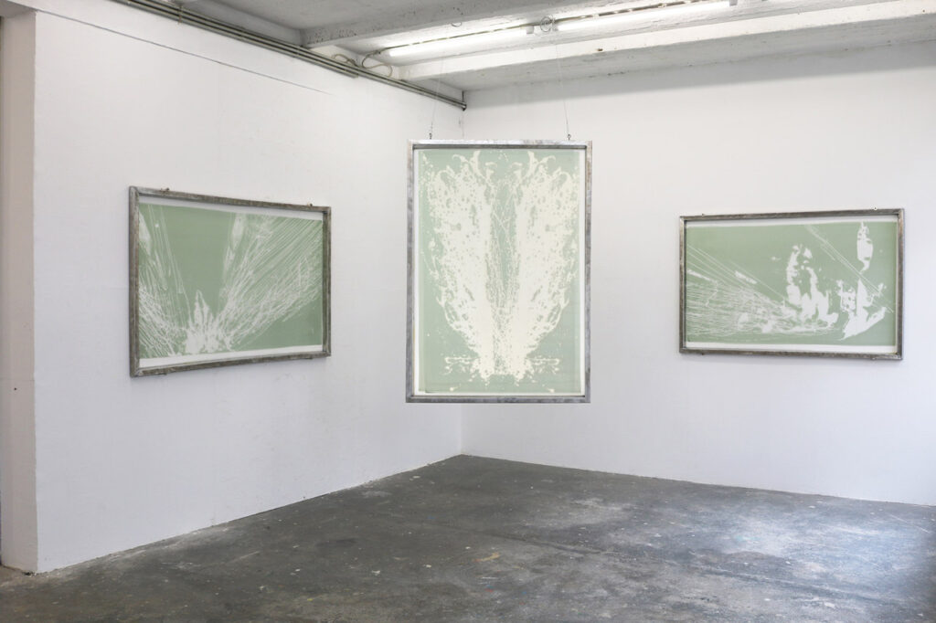 Tanja Hehmann: NEWBEGINNINGS #09/ #08, 2023, exposed fabric on aluminiumframe, 110 x 170 cm
NEWBEGINNINGS #01, 2023, exposed fabric on aluminiumframe, 170 x 120 cm. Photo by Tanja Hehmann
